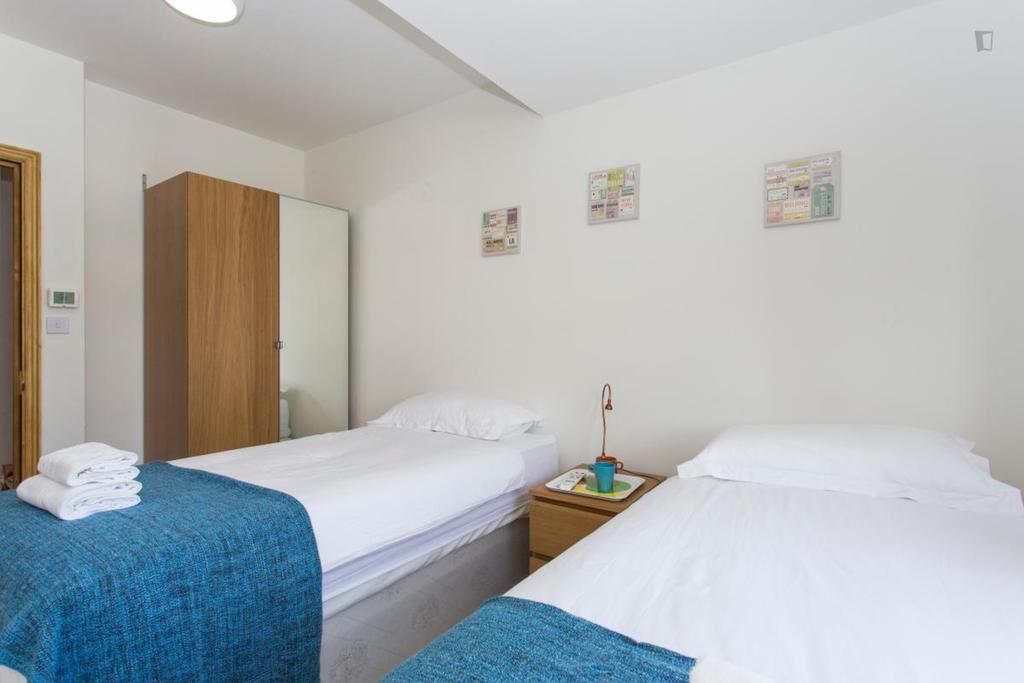 406 Harrow Hotell London Rum bild