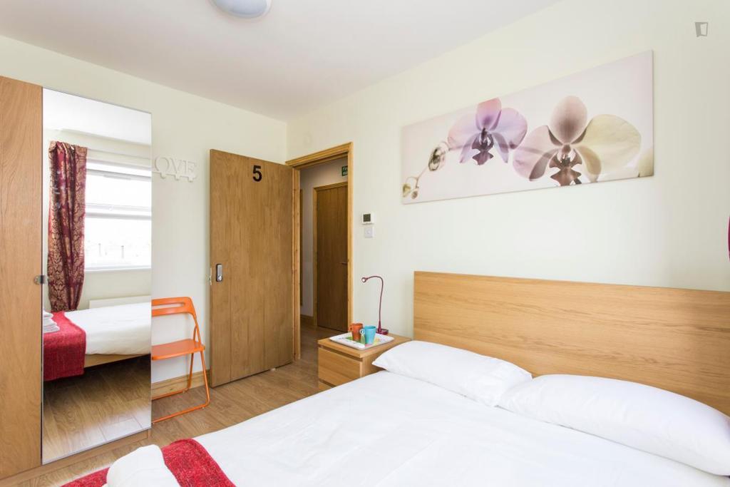 406 Harrow Hotell London Rum bild